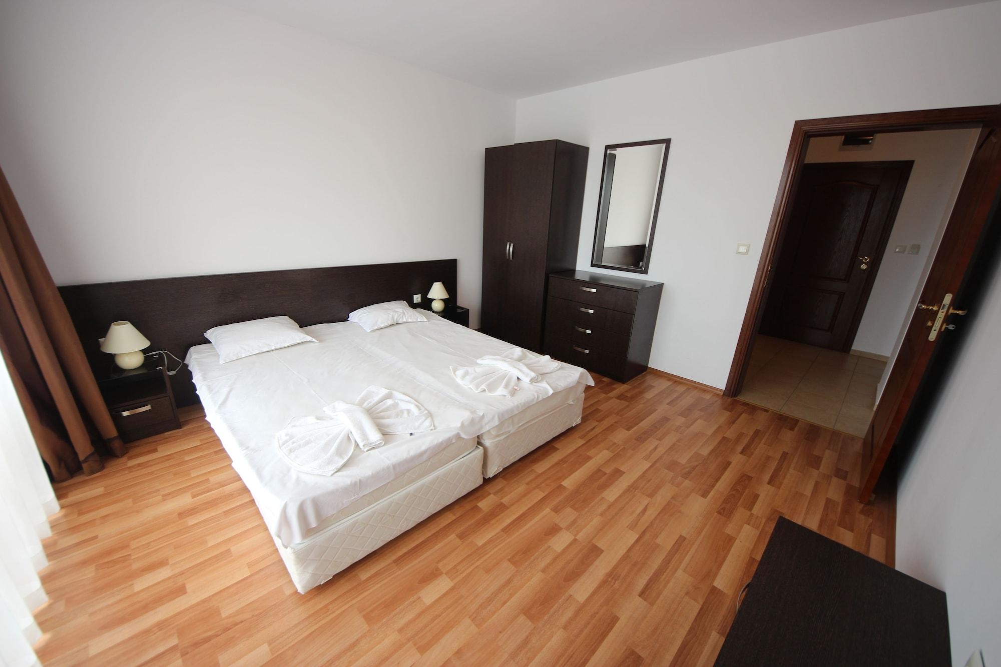 Menada Diamant Apartments Слънчев бряг Екстериор снимка