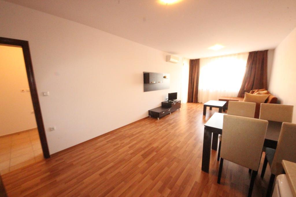Menada Diamant Apartments Слънчев бряг Екстериор снимка