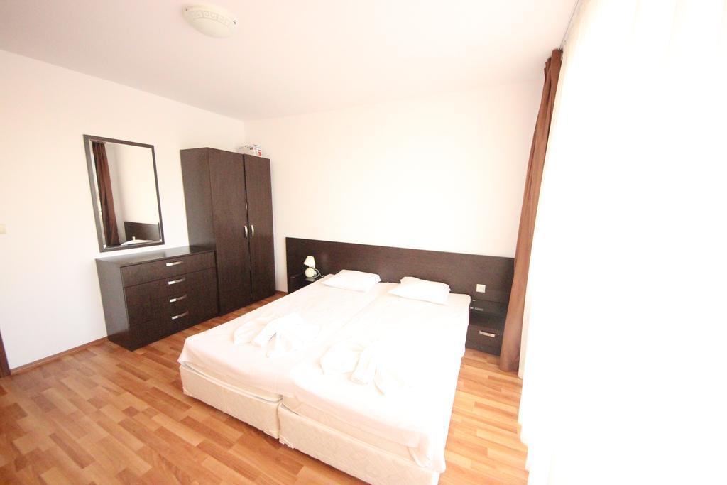 Menada Diamant Apartments Слънчев бряг Екстериор снимка