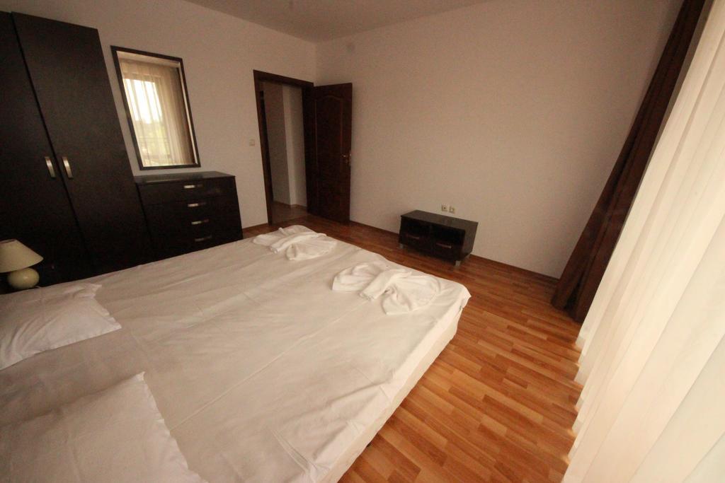 Menada Diamant Apartments Слънчев бряг Екстериор снимка