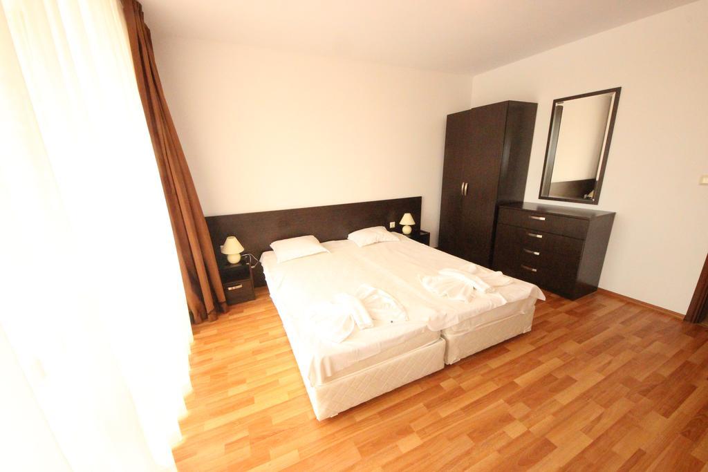 Menada Diamant Apartments Слънчев бряг Екстериор снимка