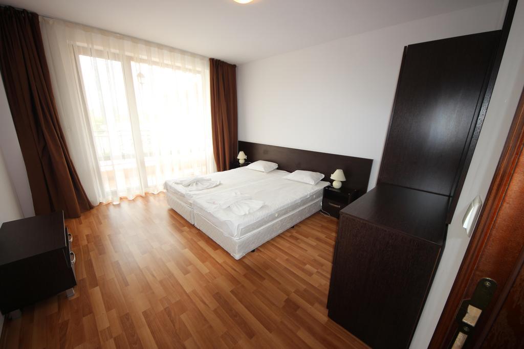 Menada Diamant Apartments Слънчев бряг Екстериор снимка